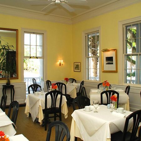 Rhett House Bed & Breakfast Beaufort Restaurant photo