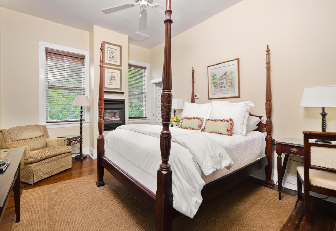 Rhett House Bed & Breakfast Beaufort Exterior photo